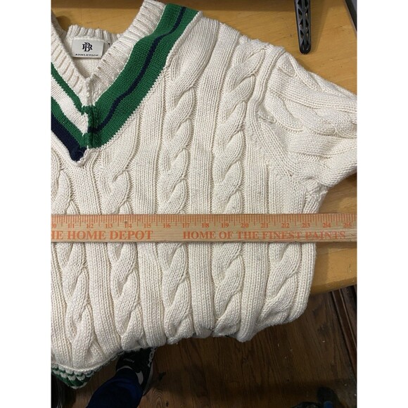 Banana Republic BR Athletics Cricket Sweater Luxurious Soft Size M 23.5pit2pit - Picture 10 of 11